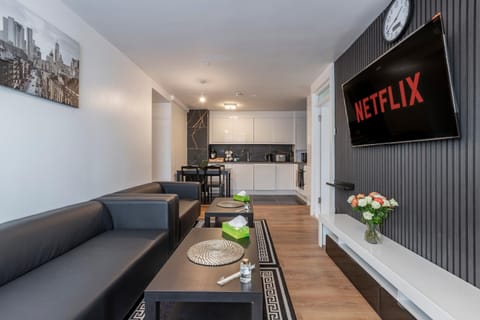 Communal lounge/ TV room, Kitchen or kitchenette, Living room, Dining area