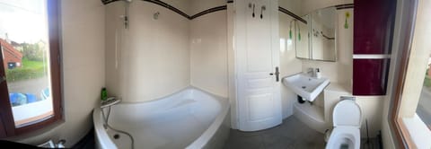 Belle chambre à louer Bed and Breakfast in Île-de-France