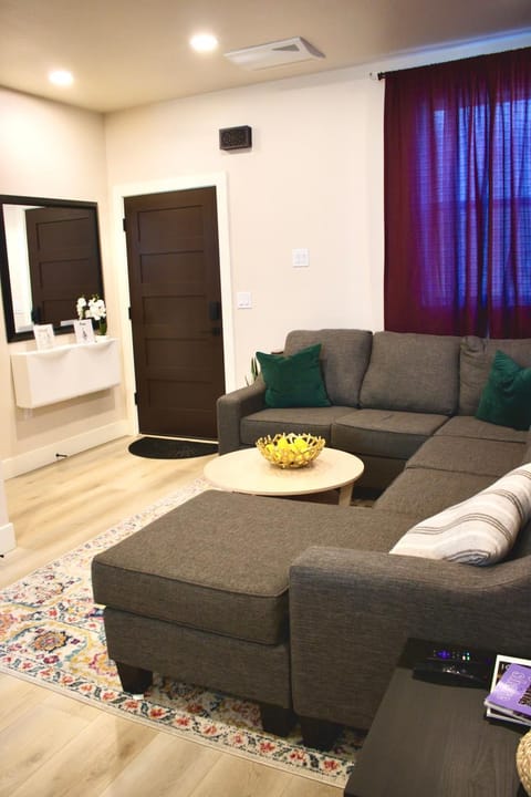 Modern New Build Home 5 min from downtown House in Vancouver