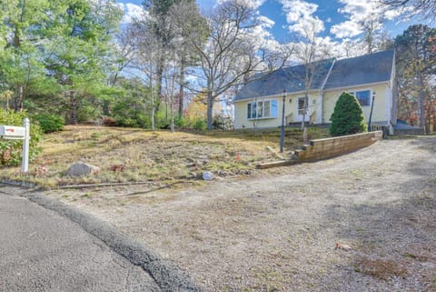 Great for Families! Brewster Home 6 Mi to Beach House in Orleans