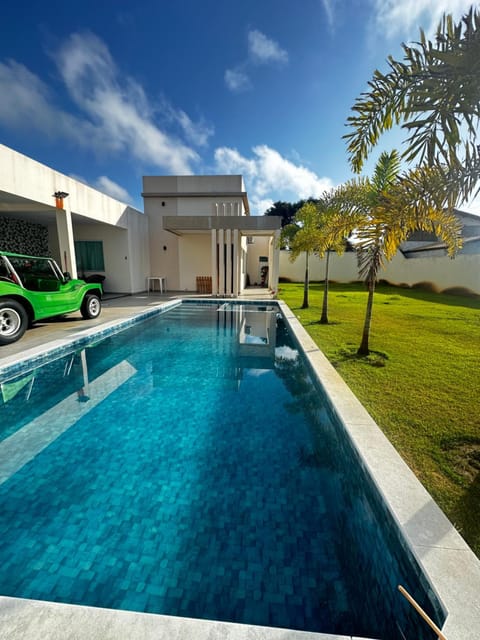Property building, Day, Garden, Garden view, Pool view, Swimming pool, Parking, sunbed