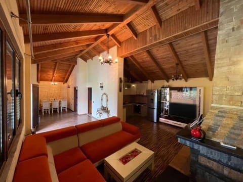 Communal lounge/ TV room, TV and multimedia, Living room, Seating area