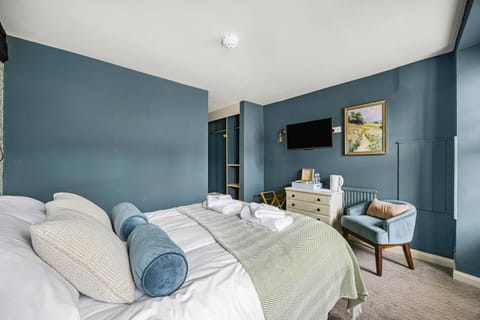 The Golden Pheasant Inn Hotel in West Oxfordshire District