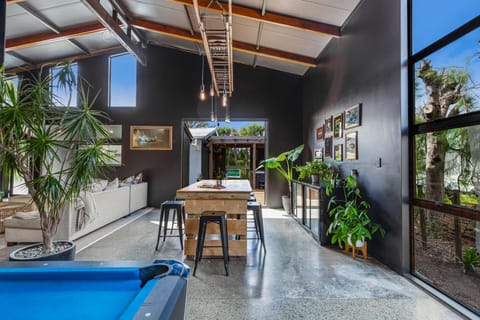 The Black Barn - 2 Bedrooms Apartment in Auckland