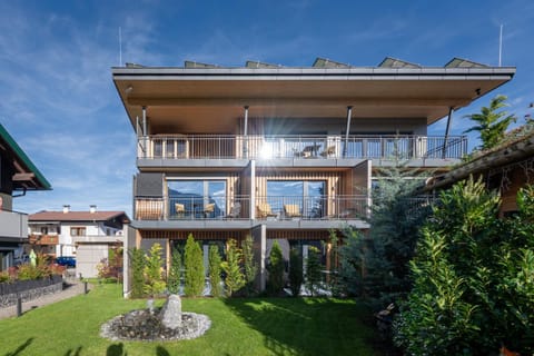 Property building, Balcony/Terrace