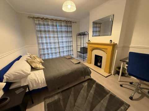 Lodge Causeway 4 bedroom house House in Bristol