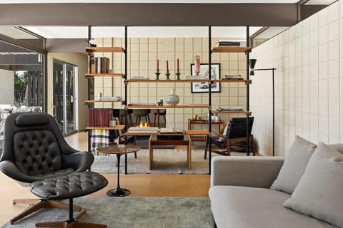 Hugh Kaptur Hideaway Villa House in Indian Wells