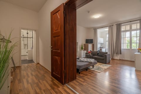 Living room, Photo of the whole room