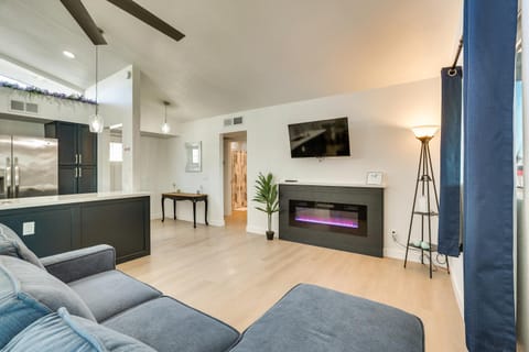 11 Mi to Dtwn Phoenix Main House with Outdoor Oasis House in Tempe