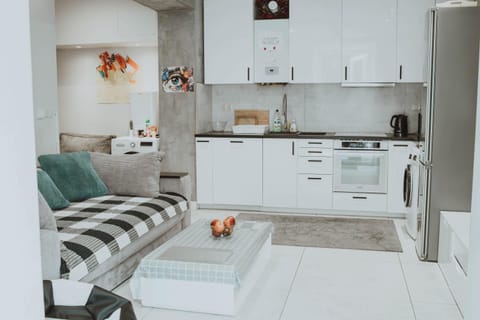 GRAND COMFORT 3 Bedroom, 3 Bathroom, Ground Floor&Fresh Air Apartment in Krakow