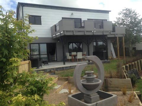 Skyline Apartments - Lower Apartment Apartment in Raglan