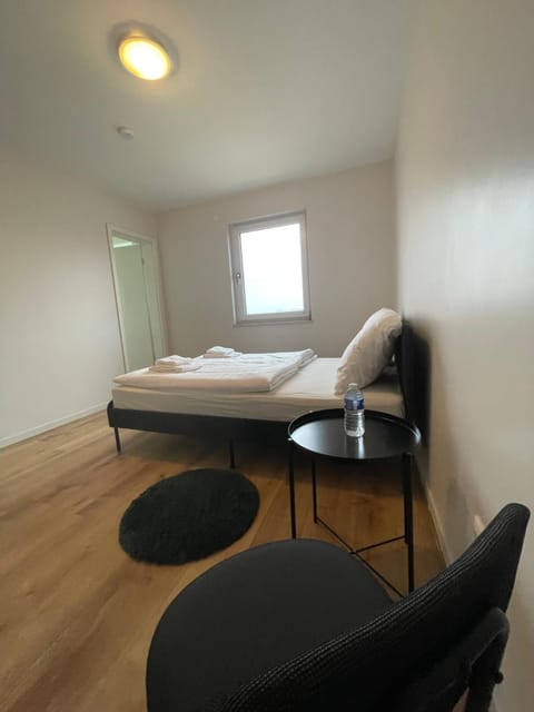 Bed, Seating area, Bedroom, towels