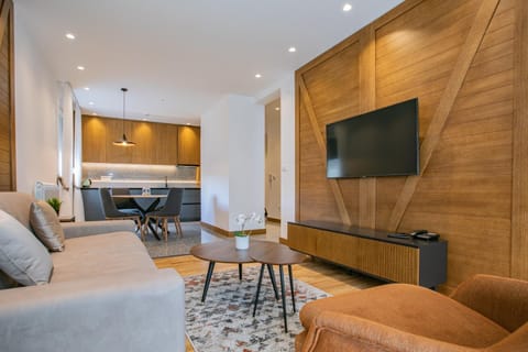 Kitchen or kitchenette, Living room, Dining area