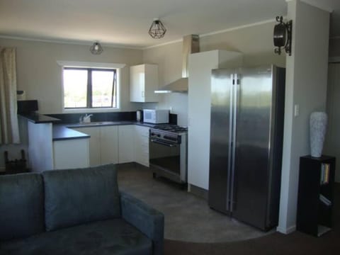 Skyline Apartments - Upper Apartment Apartment in Raglan