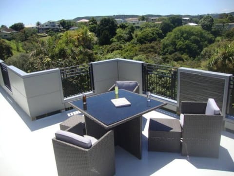 Skyline Apartments - Upper Apartment Apartment in Raglan