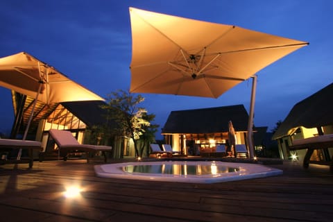 Property building, Hot Tub