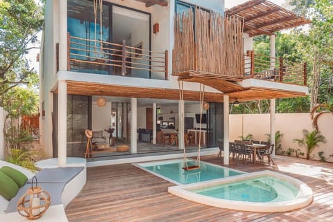 Property building, Patio, Day, Garden view, Pool view, Swimming pool, sunbed