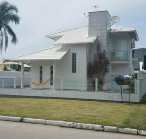 Property building, Garden, Garden view