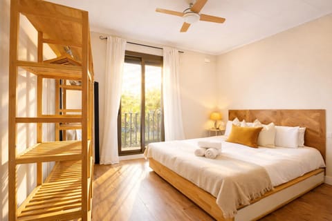 Bed, Bedroom, towels, wardrobe