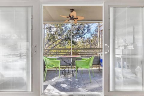 LOW Off-Season Rates! Indoor Pool and Hot Tub Apartment in Briarcliffe Acres