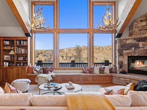 7 BR Mtn Retreat, Free Door-to-Door DV Shuttle House in Park City