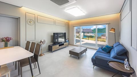 Property building, Photo of the whole room