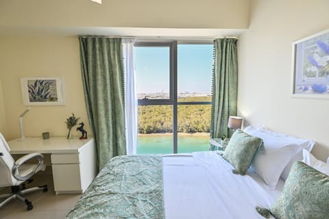 Full Sea & Mangroves View - Al Reem - 7 People Apartment in Abu Dhabi