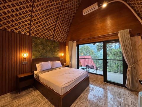 Bed, Photo of the whole room, Bedroom, Mountain view, air conditioner