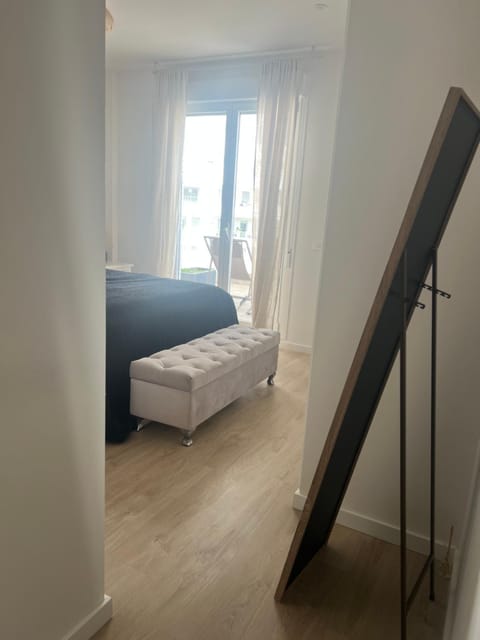 Habitación En Casa de Familia Room in family home Solamente para personas tranquilas Only quiet people Vacation rental in Marbella