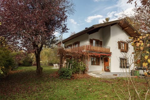 Property building, Day, Natural landscape, Garden, Garden view