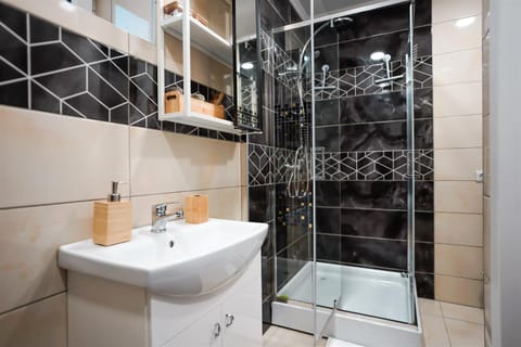 Shower, Bathroom, Bath