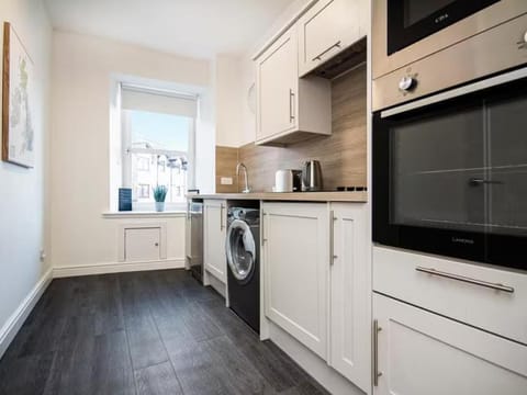 4 Lower Kessock Street House in Inverness