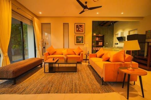 Communal lounge/ TV room, TV and multimedia, Living room, Evening entertainment