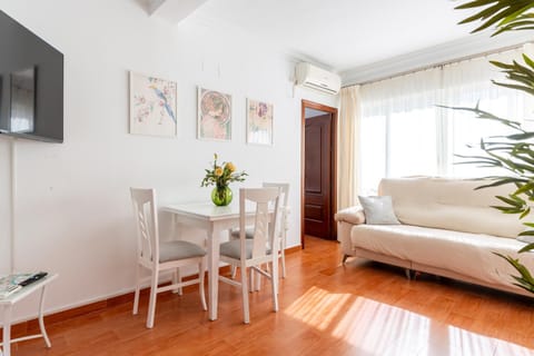 TV and multimedia, Living room, Dining area