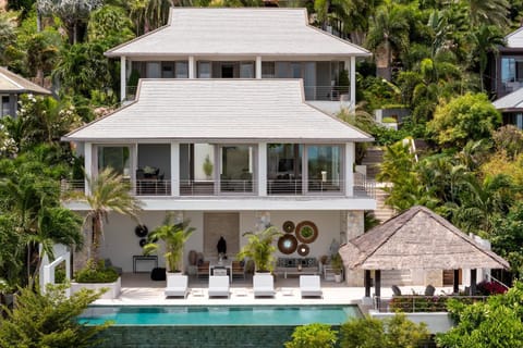 Property building, Day, Garden, Garden view, Pool view, Swimming pool, sunbed