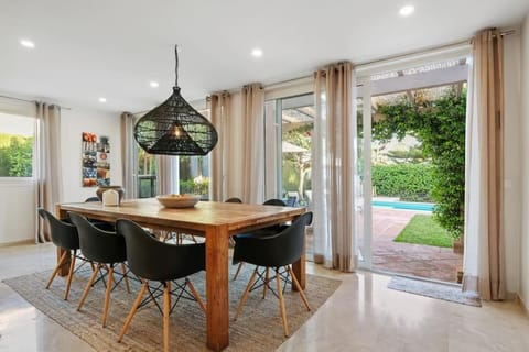 Villa Buganvilla Villa in Sitio de Calahonda