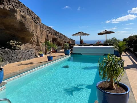 Natural landscape, Swimming pool, sunbed