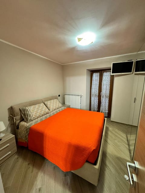 Bed, Photo of the whole room, Bedroom, internet