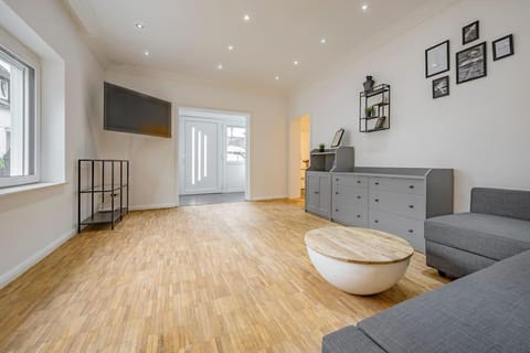 TV and multimedia, Living room, Photo of the whole room, Seating area