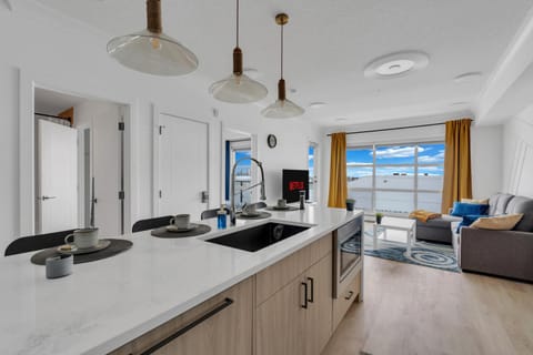 TV and multimedia, Kitchen or kitchenette, Living room, Seating area, dishwasher