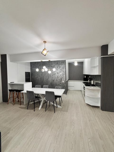 TV and multimedia, Kitchen or kitchenette, Dining area, hair dresser, minibar