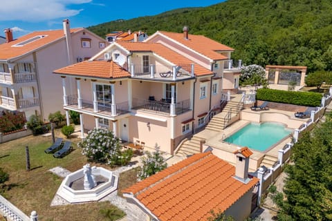 Property building, BBQ facilities, Swimming pool