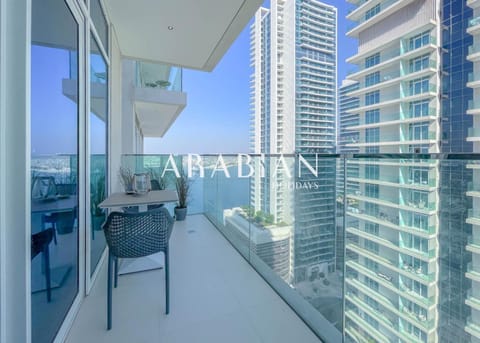 Property building, Day, Balcony/Terrace, City view