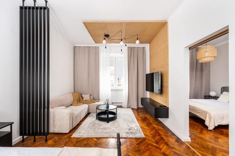Communal lounge/ TV room, Bed, TV and multimedia, Living room, Photo of the whole room, Seating area