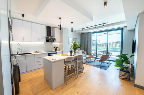 Kitchen or kitchenette, Living room