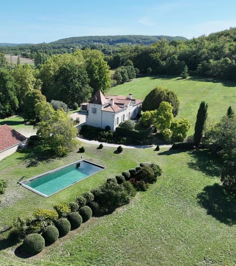 Property building, Restaurant/places to eat, Spring, Day, Natural landscape, Bird's eye view, Garden, Garden view, Pool view, Swimming pool, sunbed