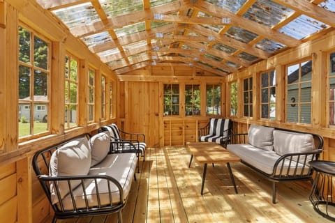 Chippewa Bluffs Resort Combined 4BR 4BA Cabins Cabin in Michigan