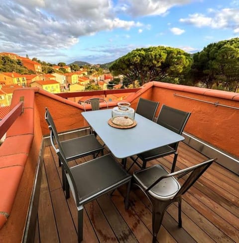 Patio, Day, Natural landscape, View (from property/room), Balcony/Terrace, Dining area, Mountain view