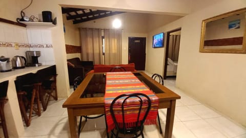 TV and multimedia, Coffee/tea facilities, Kitchen or kitchenette, Living room, Photo of the whole room, Seating area, Dining area