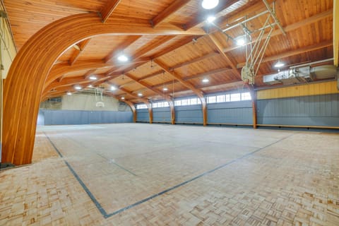Grand Rural Wisconsin Retreat Full Indoor Gym House in Wisconsin